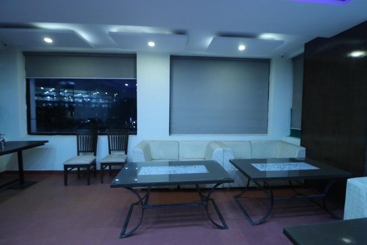 Hotel Eurasia Mohali International Airport Zirakpur Ngoại thất bức ảnh