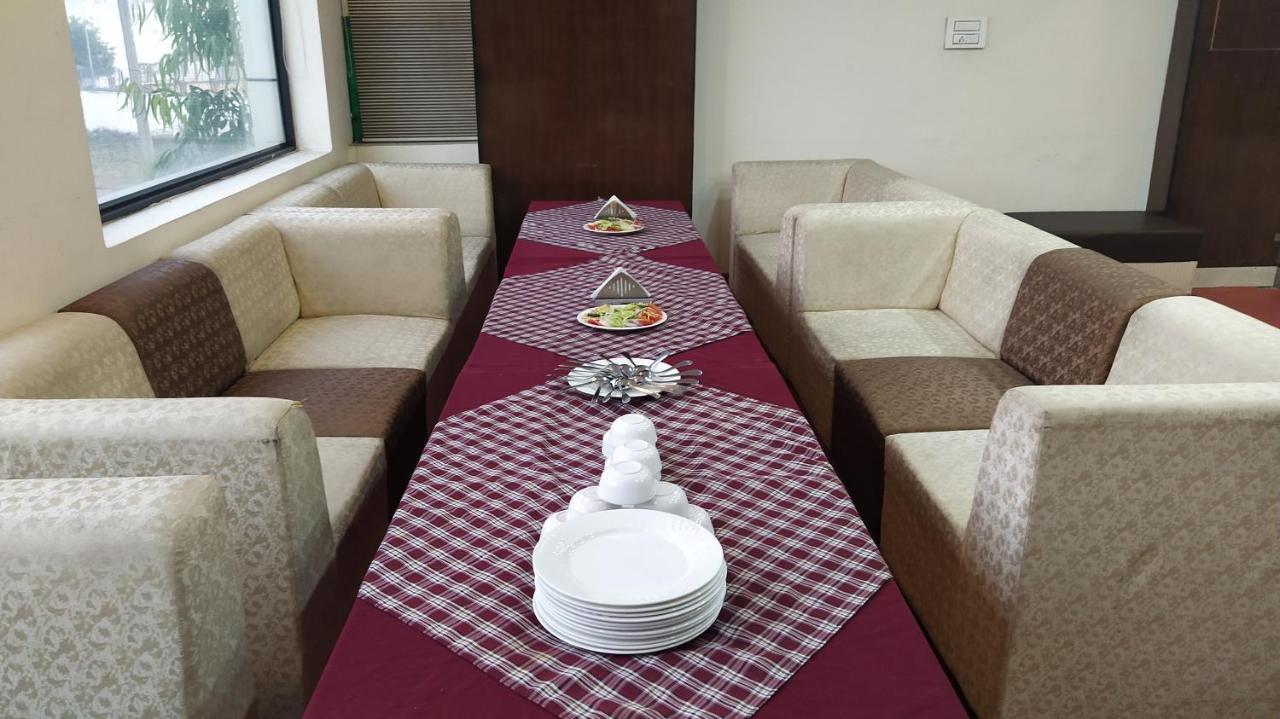 Hotel Eurasia Mohali International Airport Zirakpur Ngoại thất bức ảnh