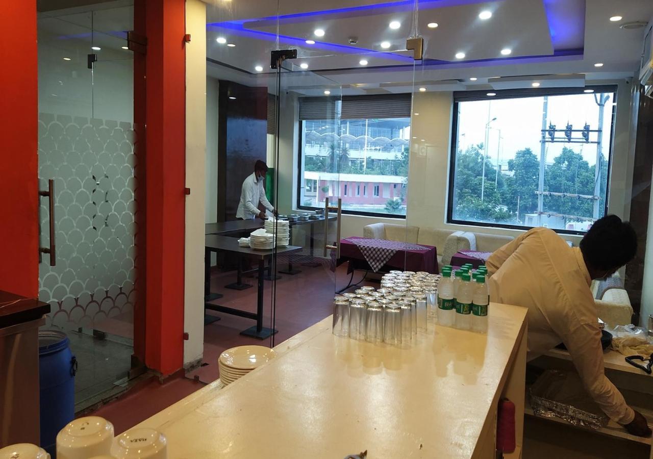 Hotel Eurasia Mohali International Airport Zirakpur Ngoại thất bức ảnh