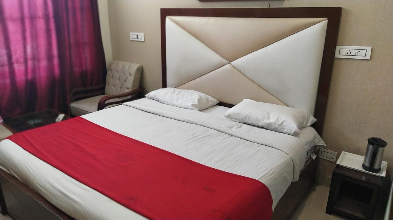 Hotel Eurasia Mohali International Airport Zirakpur Ngoại thất bức ảnh