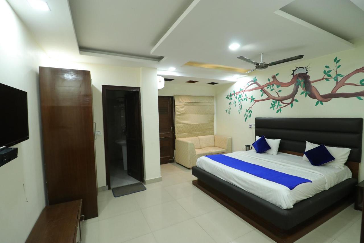 Hotel Eurasia Mohali International Airport Zirakpur Ngoại thất bức ảnh