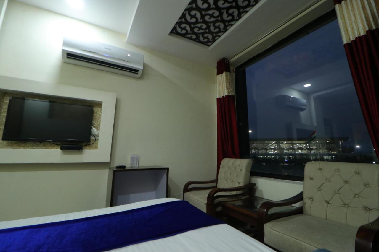Hotel Eurasia Mohali International Airport Zirakpur Ngoại thất bức ảnh