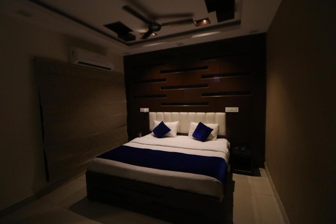 Hotel Eurasia Mohali International Airport Zirakpur Ngoại thất bức ảnh